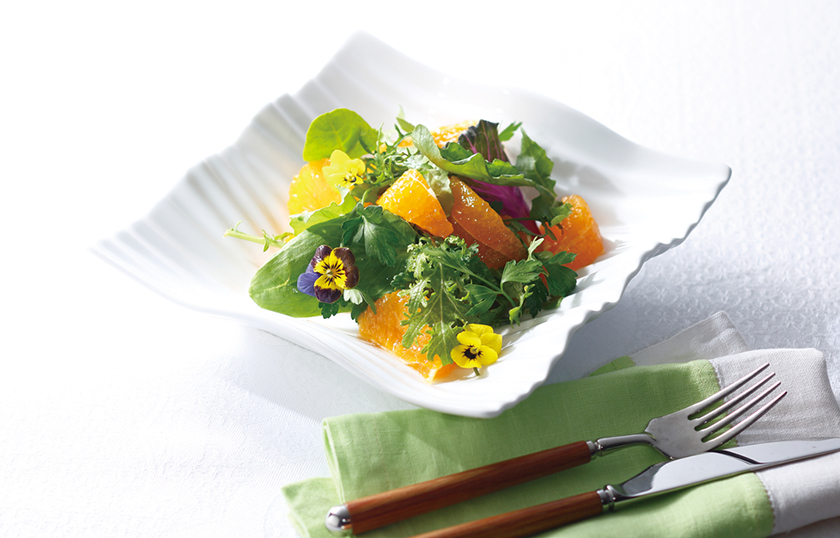 ハーブ野菜と清見タンゴールのサラダ